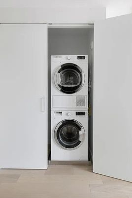 Interior, Utility Closets, Washer, Wood Texture Flooring