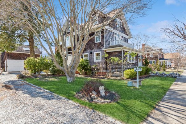 Backyard, Exterior, Facade, Brick Facade, Queen Anne Victorian
