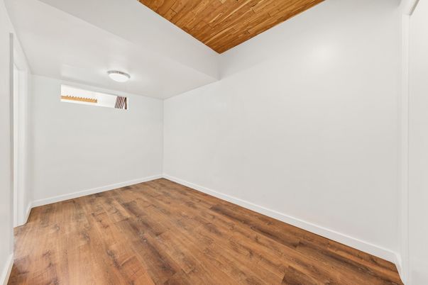 Empty room, Interior, Wooden Ceilings, Wood Texture Flooring