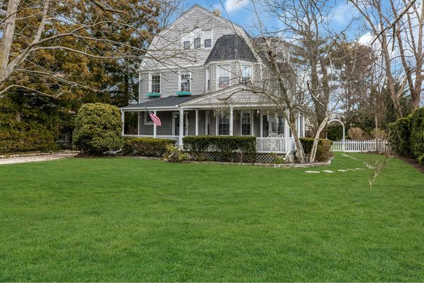 Backyard, Exterior, Facade, Queen Anne Victorian