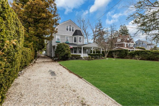 Backyard, Exterior, Facade, Queen Anne Victorian