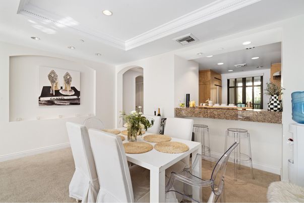 Dining room, Interior, Recessed Lighting