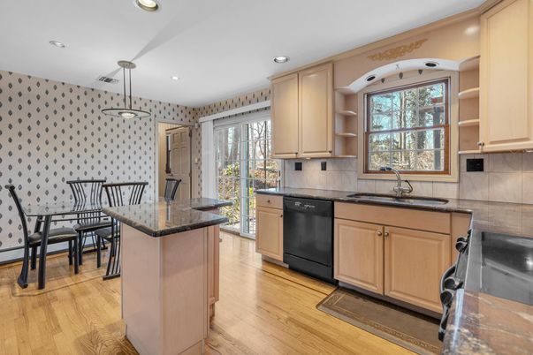 Dining room, Interior, Kitchen, Pendant Lights, Recessed Lighting, Wood Texture Flooring