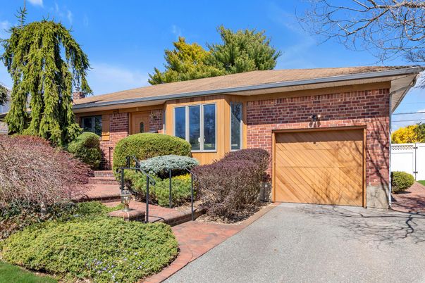 Attached, Exterior, Facade, Brick Facade, Ranch