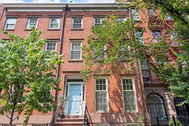 Exterior, Facade, Brick Facade, Rowhouse