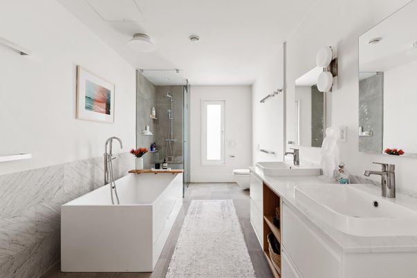Bathroom, Dual Sink Vanities, Free Standing Baths, Glass Shower, Interior, Recessed Lighting
