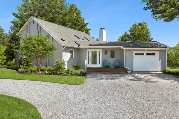 Attached, Exterior, Facade, Ranch