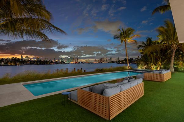 Exterior, Pool, Water