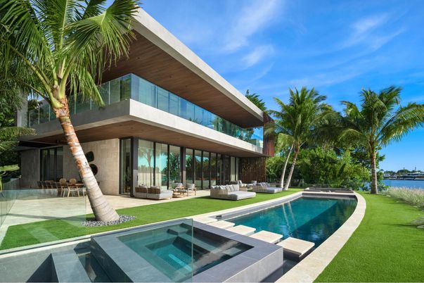 Exterior, Pool, Water