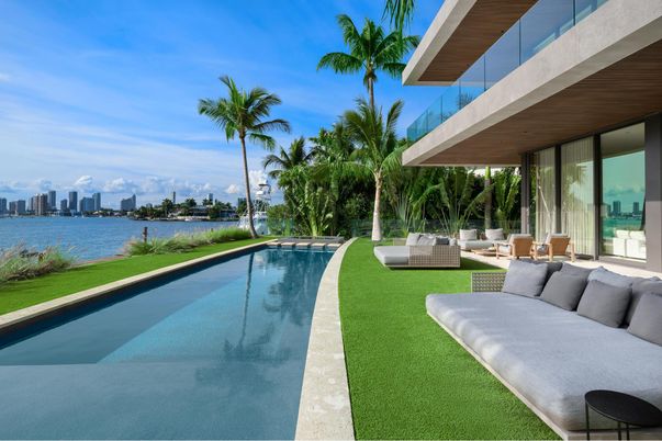 Exterior, Pool, Water