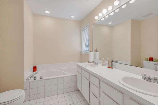 Bathroom, Dual Sink Vanities, Interior, Recessed Lighting