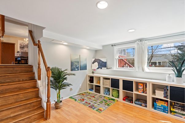 Interior, Recessed Lighting, Wood Texture Flooring