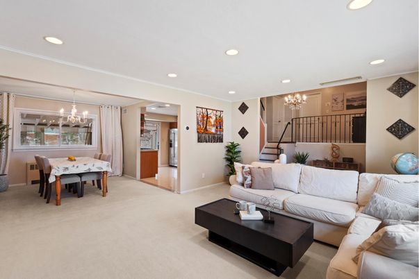 Chandelier, Dining room, Interior, Living room, Recessed Lighting
