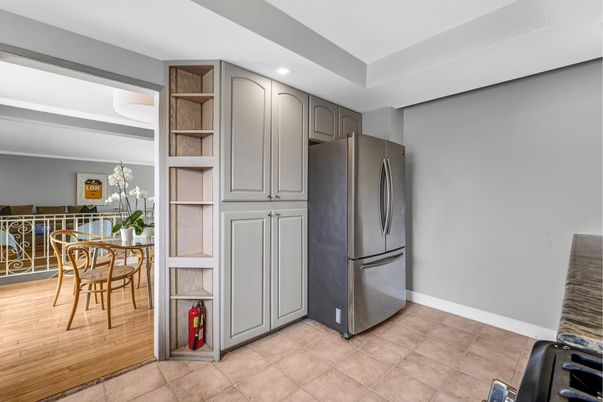 Dining room, Interior, Kitchen, Recessed Lighting, Wood Texture Flooring