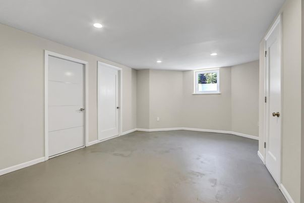 Empty room, Interior, Recessed Lighting