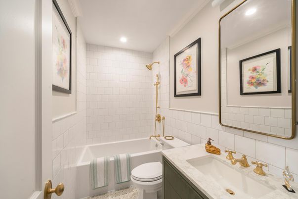 Bathroom, Interior, Recessed Lighting