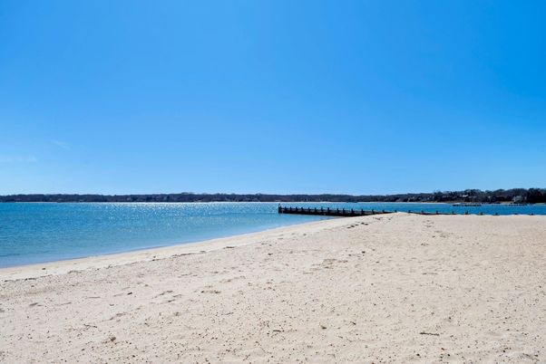 Exterior, Lake