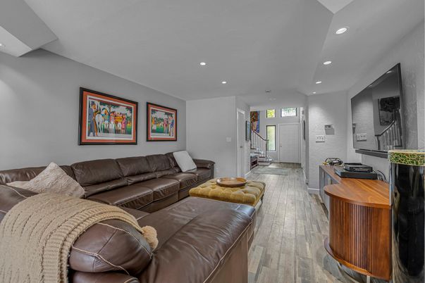 Interior, Living room, Recessed Lighting, Wood Texture Flooring
