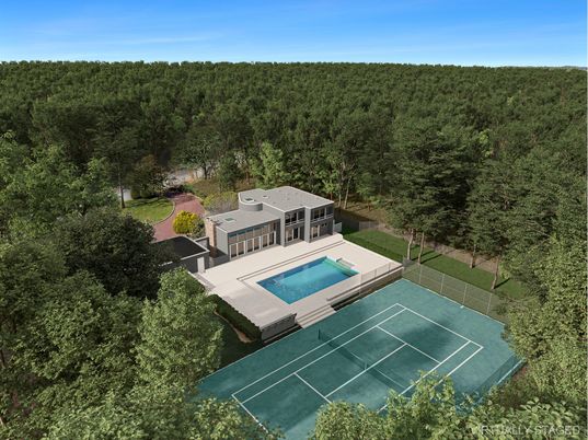 Exterior, Drone