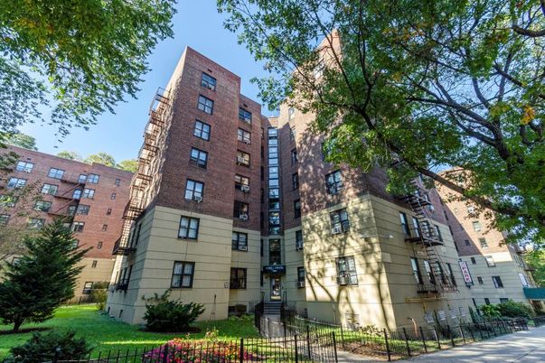 Exterior, Facade, Condo Building