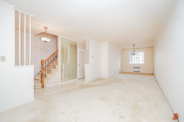 Empty room, Interior, Pendant Lights
