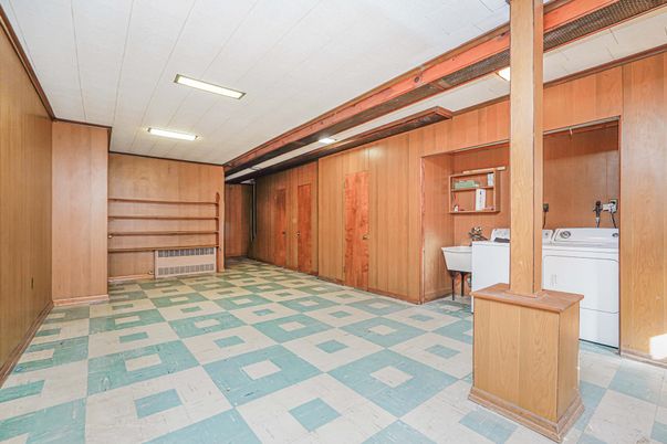Interior, Recessed Lighting, Washer, Wooden Walls