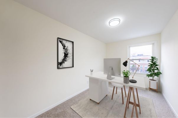 Home Office, Interior