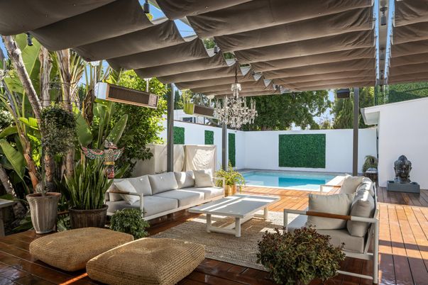 Exterior, Pool