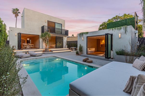 Exterior, Pool