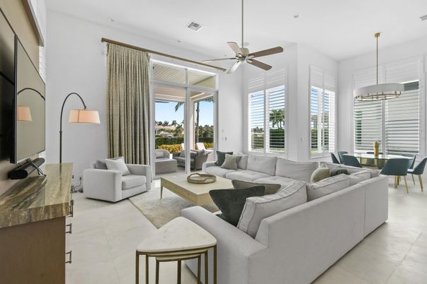 Dining room, Interior, Living room, Pendant Lights, Recessed Lighting