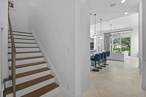 Interior, Living room, Pendant Lights, Recessed Lighting