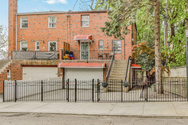 Attached, Exterior, Facade, Brick Facade, Rowhouse