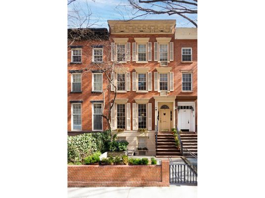 Exterior, Facade, Brick Facade, Georgian