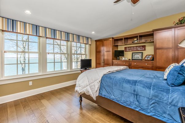 Bedroom, Interior, Recessed Lighting, Water, Wood Texture Flooring