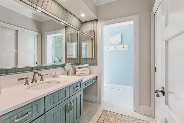 Bathroom, Dual Sink Vanities, Interior, Recessed Lighting