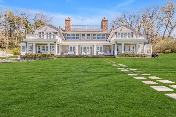 Backyard, Exterior, Facade, Farmhouse