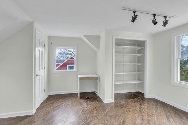 Interior, Walk-in Closets, Wood Texture Flooring