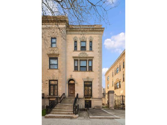 Exterior, Facade, Brick Facade, Rowhouse