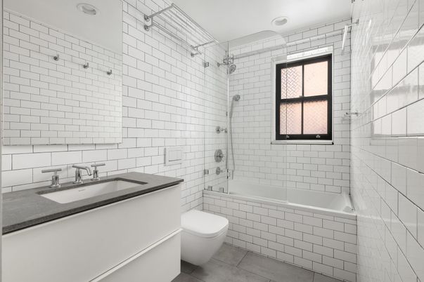 Bathroom, Interior, Recessed Lighting
