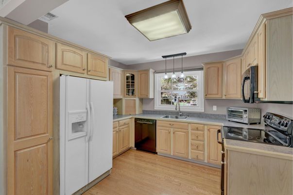 Interior, Kitchen, Pendant Lights, Wood Texture Flooring