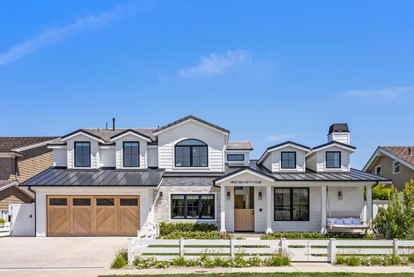 Attached, Exterior, Facade, Farmhouse