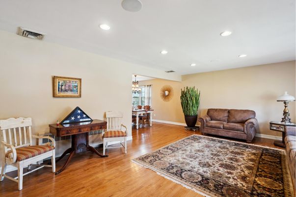 Chandelier, Dining room, Interior, Recessed Lighting, Wood Texture Flooring