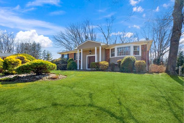 Backyard, Exterior, Facade, Brick Facade, Split Level