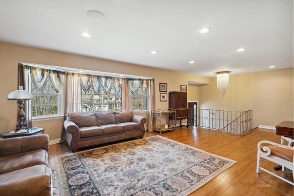 Chandelier, Interior, Living room, Recessed Lighting, Wood Texture Flooring