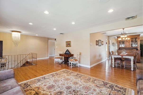 Chandelier, Dining room, Interior, Piano, Recessed Lighting, Wood Texture Flooring