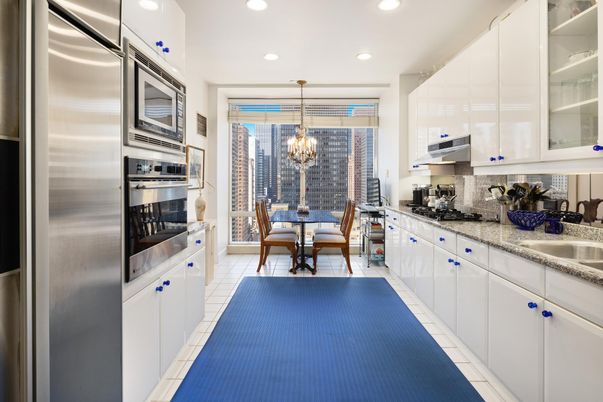 Chandelier, Dining room, Interior, Kitchen, Recessed Lighting, Stainless Steel Appliances