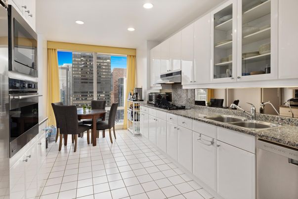 Dining room, Interior, Kitchen, Recessed Lighting, Stainless Steel Appliances