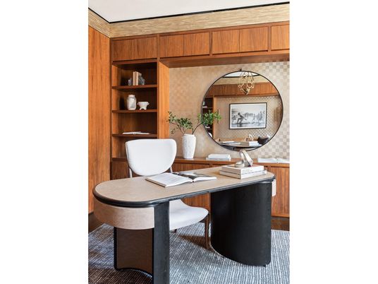 Home Office, Interior