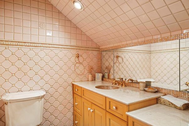 Bathroom, Interior, Recessed Lighting