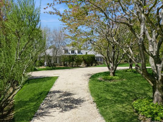 Backyard, Exterior, Facade, Cape Cod